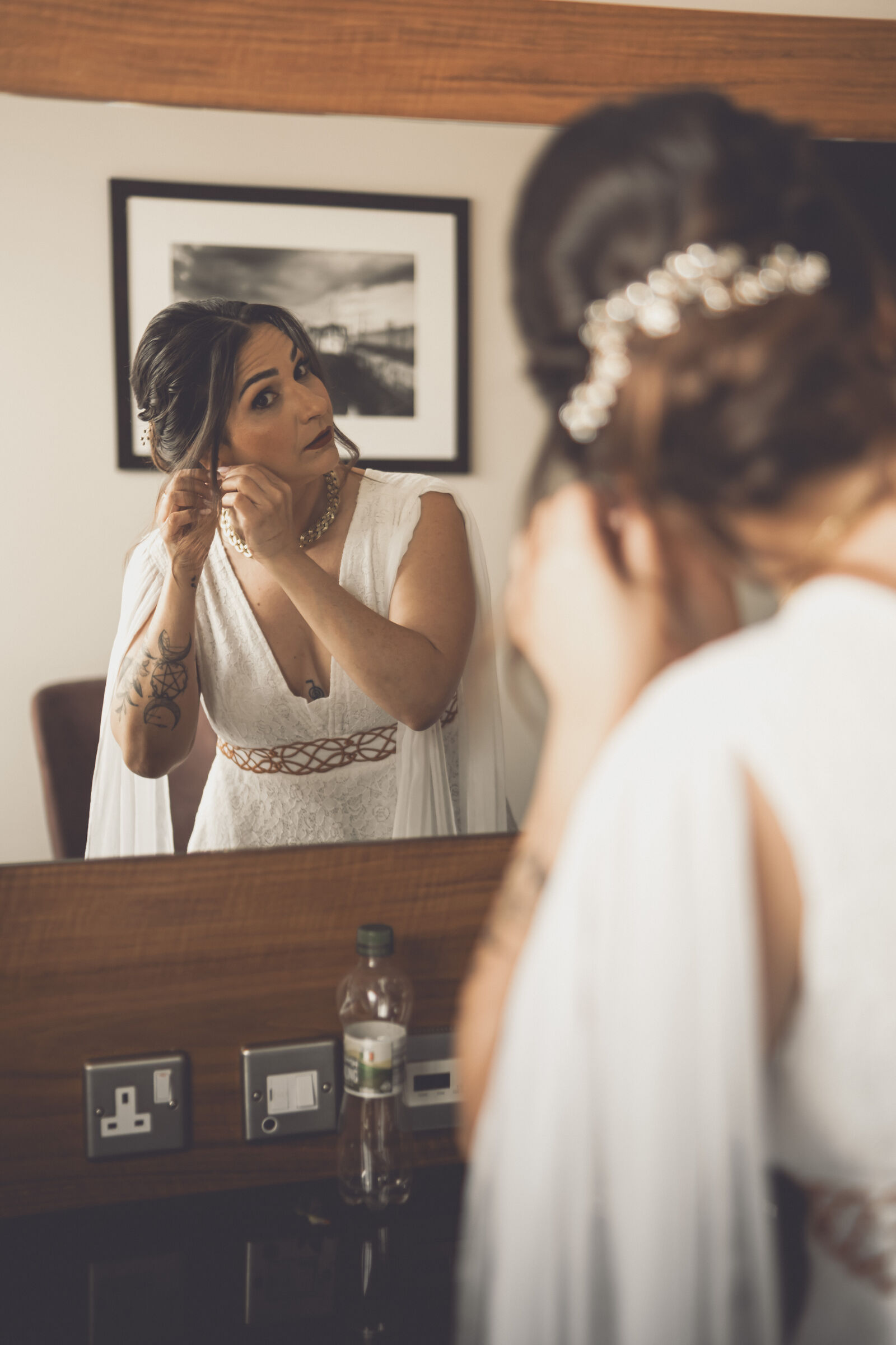 Candy & James — getting ready (09), wedding photography by Anna Mello Studios, Dublin